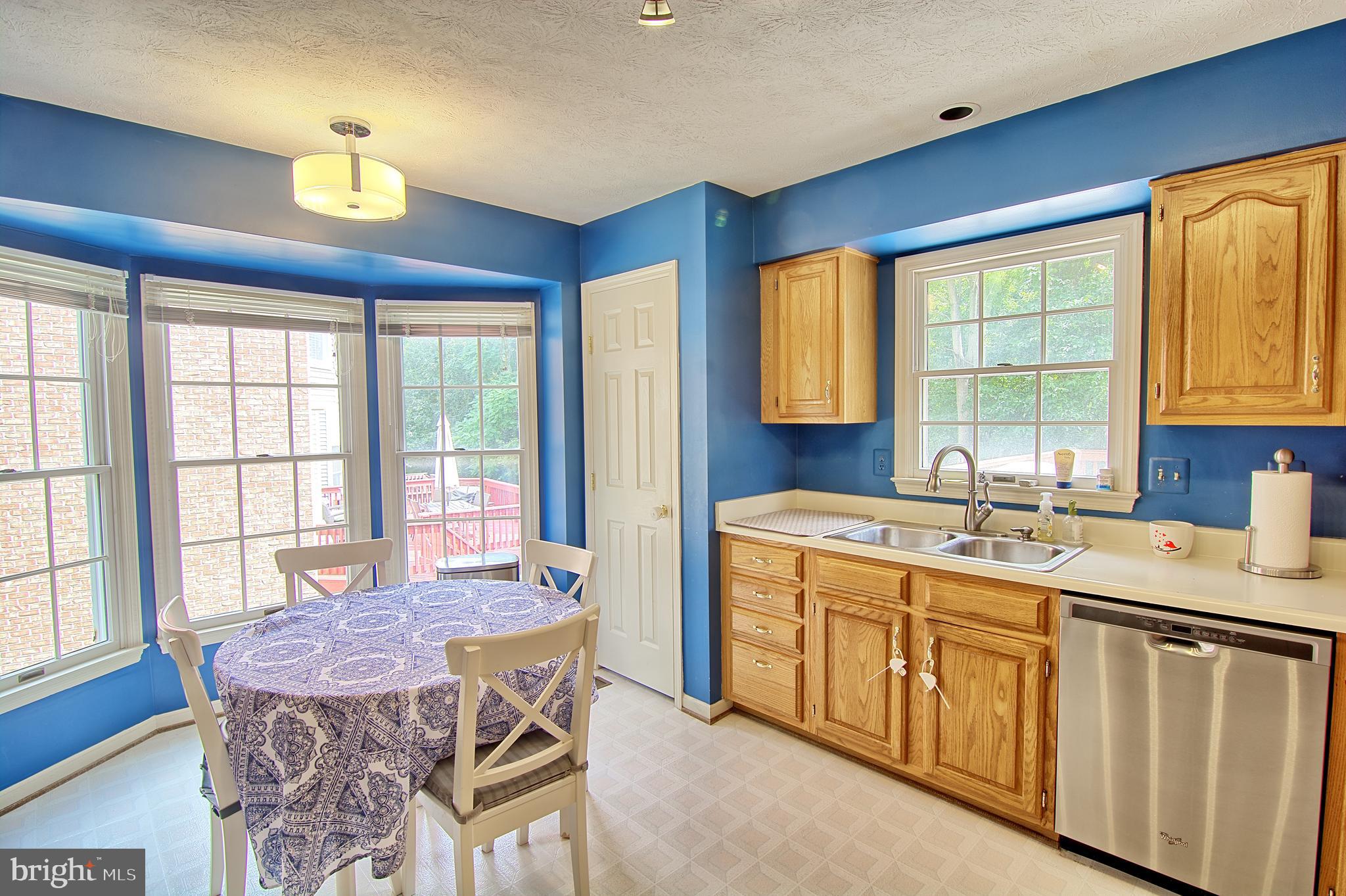 2733 Quarry Heights Way Baltimore, MD 21209 - Photo 12 of 38 Bright Eat-in Kitchen w/ Bay Window