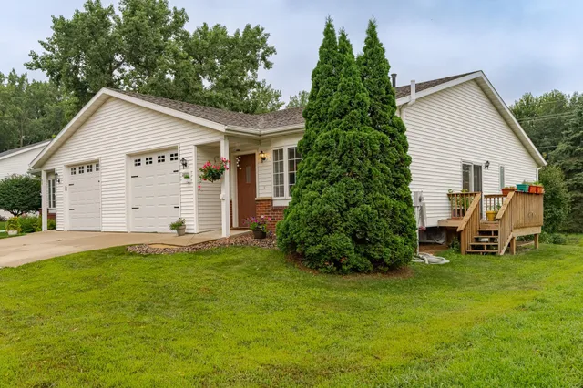 $325,000 | 2809 Northern Valley Drive Northeast, Rochester, MN 55906