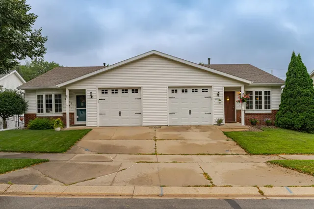 $325,000 | 2809 Northern Valley Drive Northeast, Rochester, MN 55906