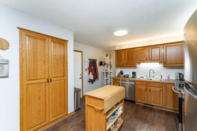 $325,000 | 2809 Northern Valley Drive Northeast, Rochester, MN 55906