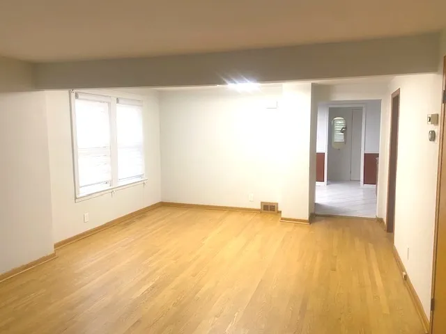 $2,000 | 3304 North Paris Avenue, Chicago, IL 60634