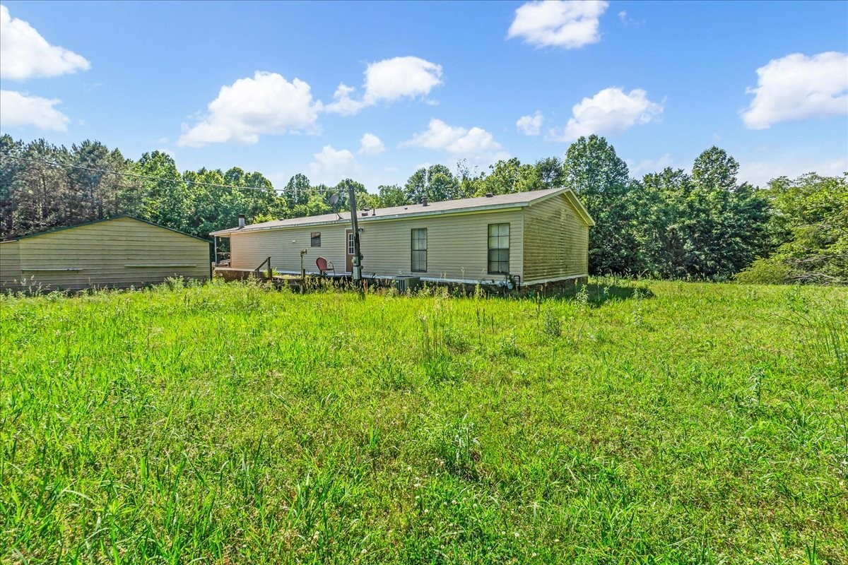 4915 Clifford Road Luray, TN 38352 - Photo 3 of 10