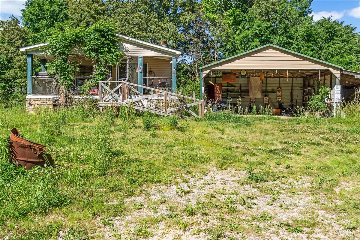 4915 Clifford Road Luray, TN 38352 - Photo 6 of 10