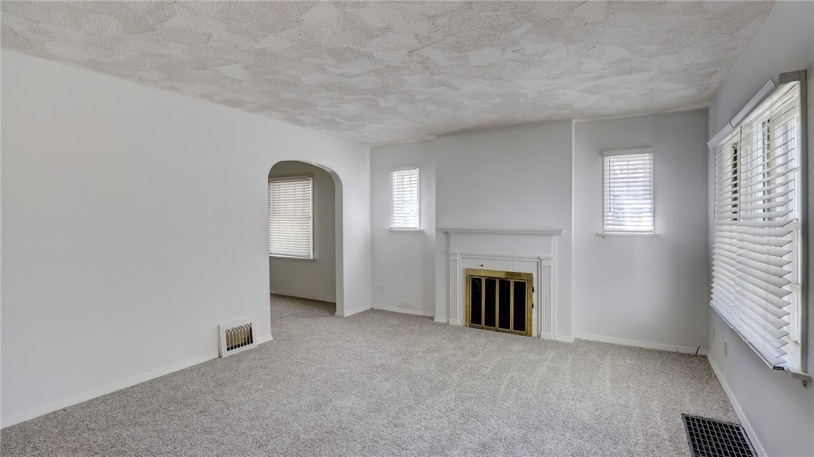 1929 East Johns Avenue Decatur, IL 62521 - Photo 5 of 23
