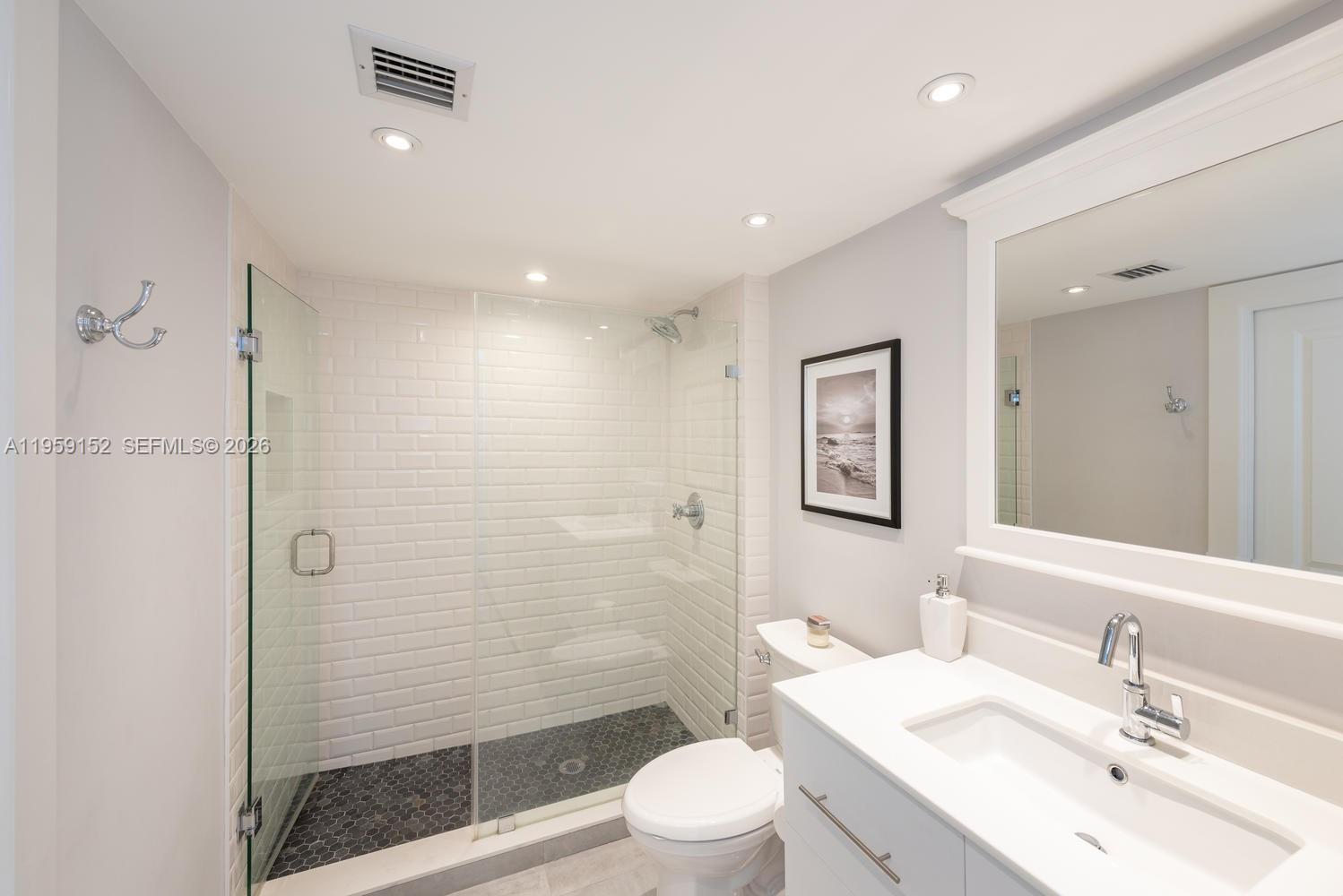 90 Alton Road, Unit 1102 Miami Beach, FL 33139 - Photo 13 of 26