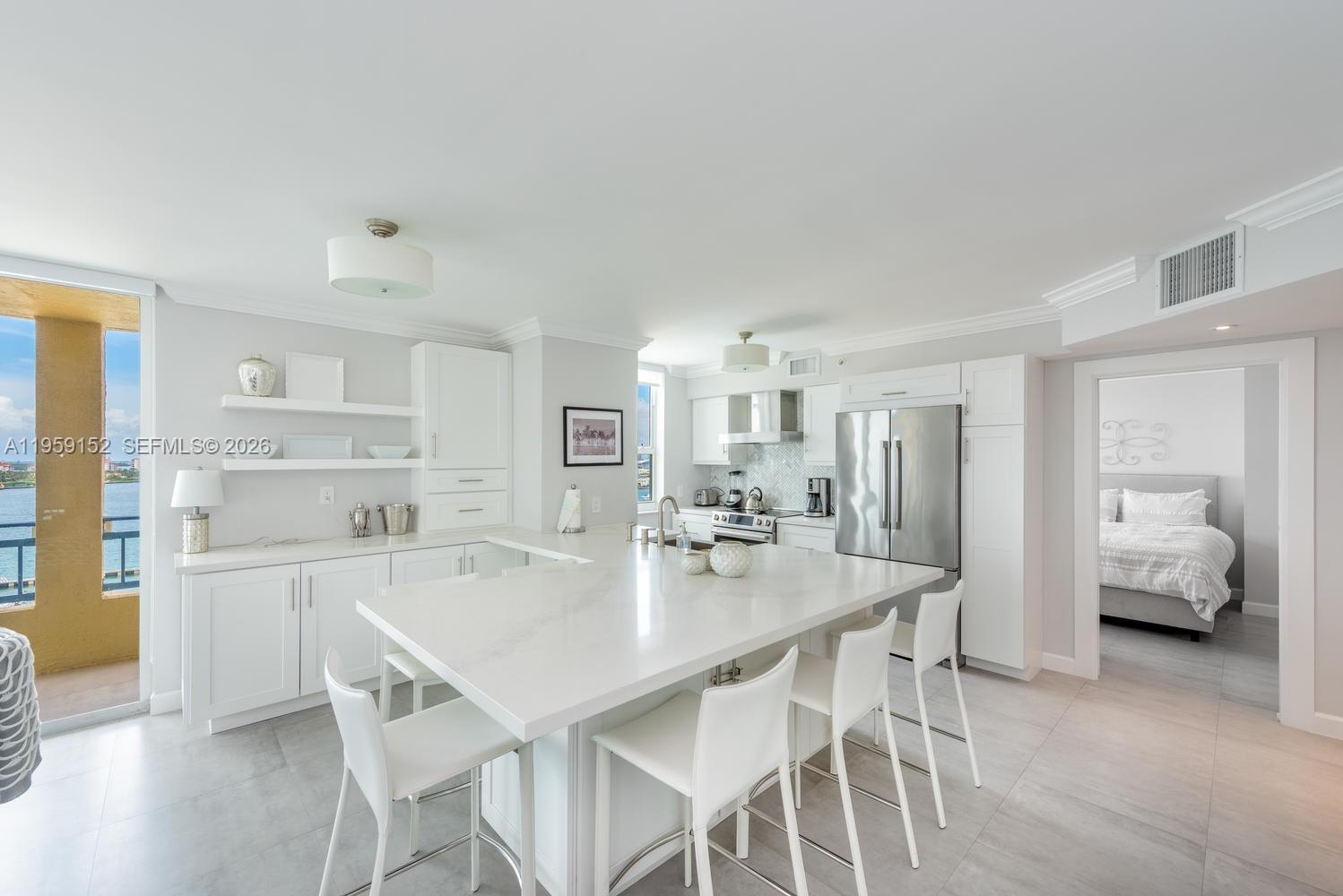 90 Alton Road, Unit 1102 Miami Beach, FL 33139 - Photo 3 of 26