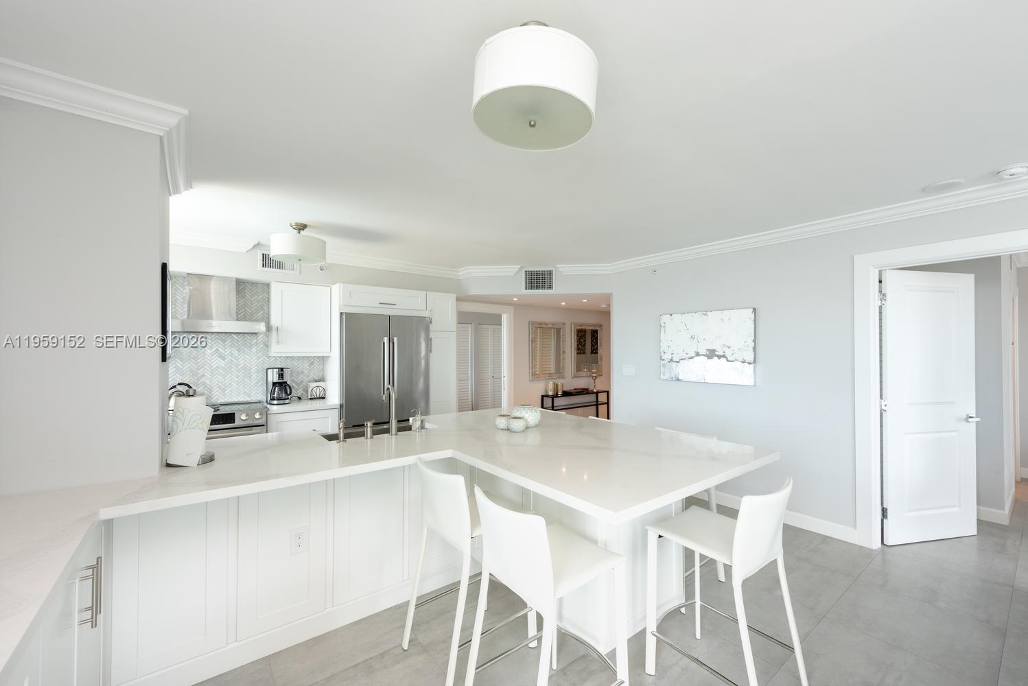 90 Alton Road, Unit 1102 Miami Beach, FL 33139 - Photo 7 of 26