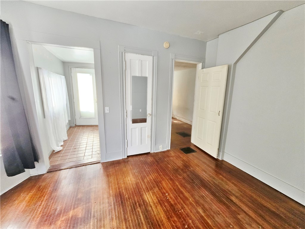 204 Cypress Street Rochester, NY 14620 - Photo 14 of 40 vacnt 208 living room