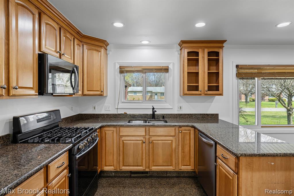 32036 Red Clover Road Farmington Hills, MI 48334 - Photo 15 of 44