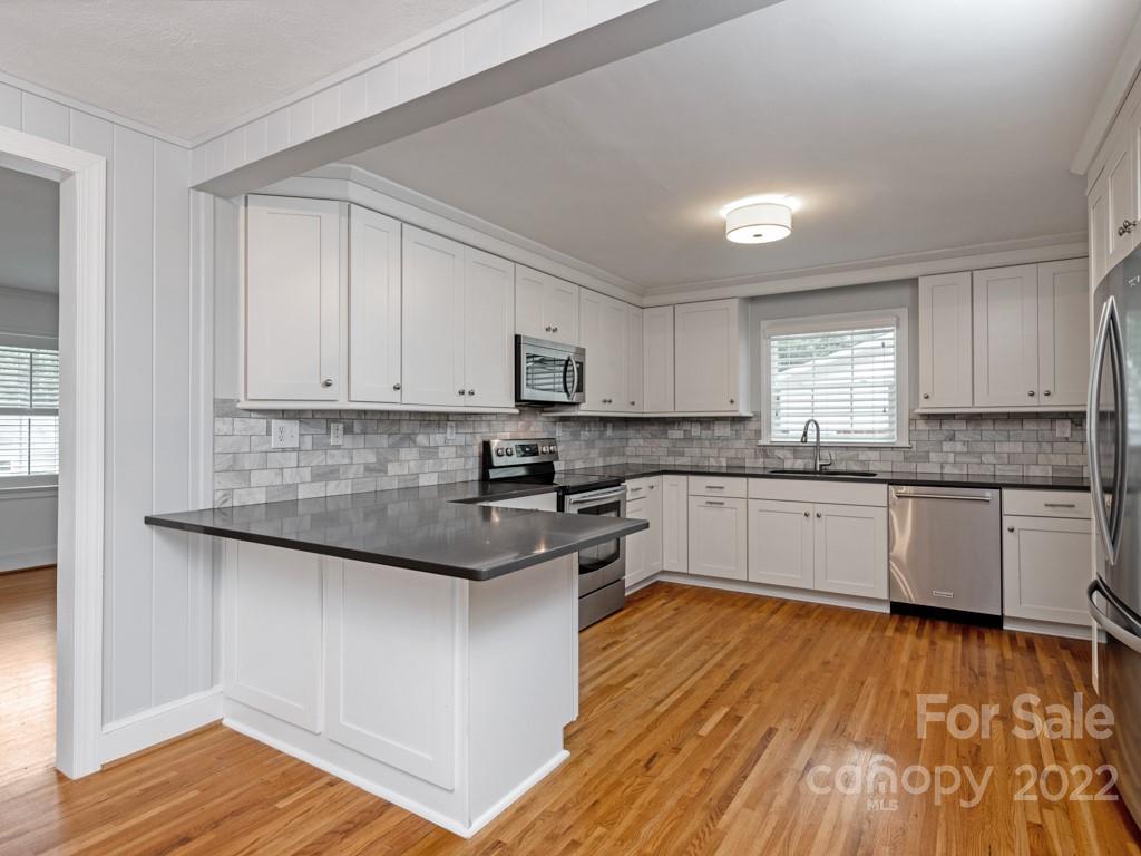 1115 Barkley Road Charlotte, NC 28209 - Photo 13 of 45 Gallery Image 13