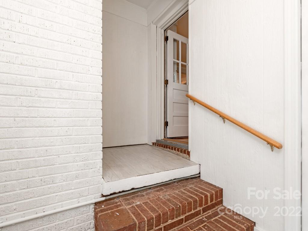 1115 Barkley Road Charlotte, NC 28209 - Photo 33 of 45 Gallery Image 33
