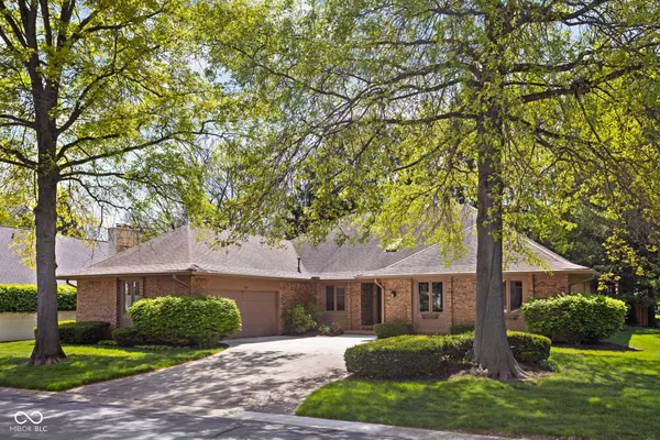 $599,900 | 947 Tamarack Cir N Drive, Indianapolis, IN 46260