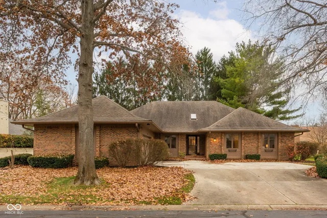 $650,000 | 947 Tamarack Cir N Drive, Indianapolis, IN 46260