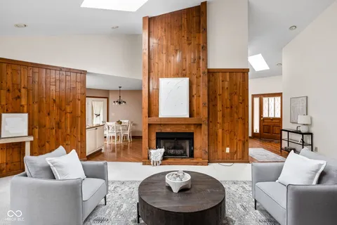 $650,000 | 947 Tamarack Cir N Drive, Indianapolis, IN 46260