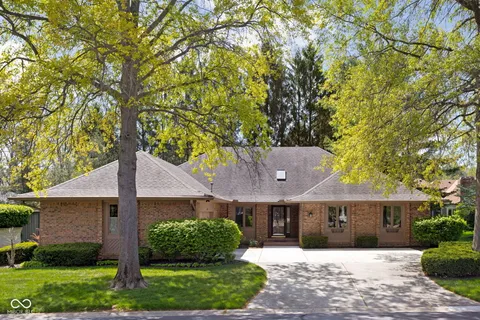 $599,900 | 947 Tamarack Cir N Drive, Indianapolis, IN 46260