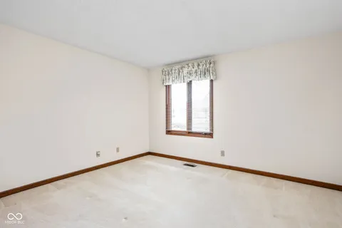 $650,000 | 947 Tamarack Cir N Drive, Indianapolis, IN 46260