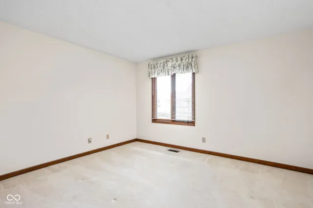 $650,000 | 947 Tamarack Cir N Drive, Indianapolis, IN 46260