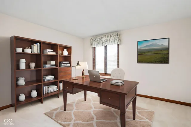 $650,000 | 947 Tamarack Cir N Drive, Indianapolis, IN 46260