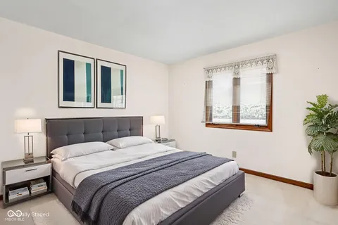 $650,000 | 947 Tamarack Cir N Drive, Indianapolis, IN 46260