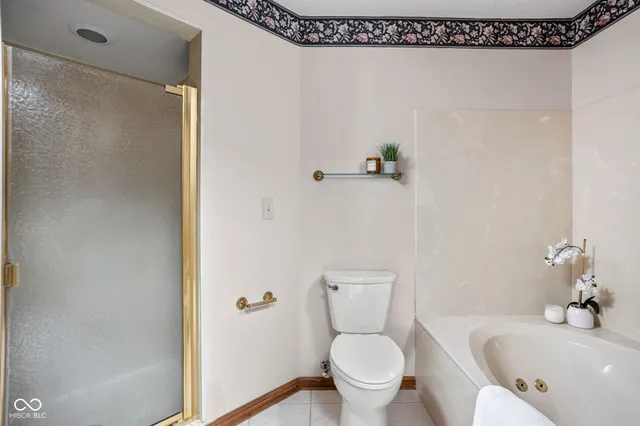 $650,000 | 947 Tamarack Cir N Drive, Indianapolis, IN 46260