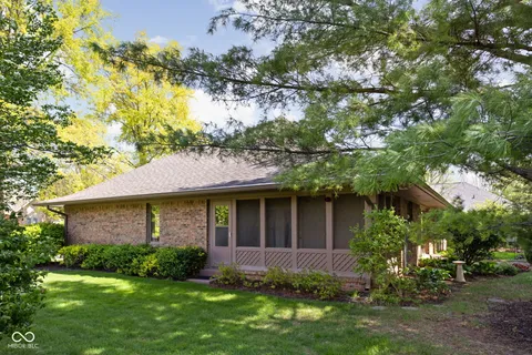 $599,900 | 947 Tamarack Cir N Drive, Indianapolis, IN 46260