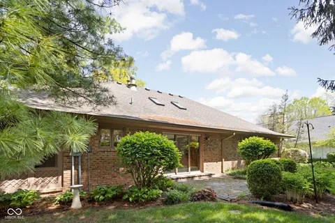 $599,900 | 947 Tamarack Cir N Drive, Indianapolis, IN 46260