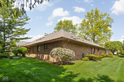 $599,900 | 947 Tamarack Cir N Drive, Indianapolis, IN 46260