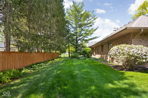 $599,900 | 947 Tamarack Cir N Drive, Indianapolis, IN 46260