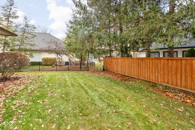 $650,000 | 947 Tamarack Cir N Drive, Indianapolis, IN 46260