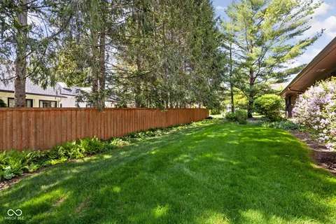 $599,900 | 947 Tamarack Cir N Drive, Indianapolis, IN 46260