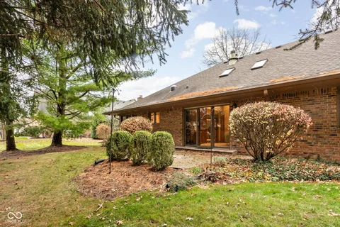 $650,000 | 947 Tamarack Cir N Drive, Indianapolis, IN 46260