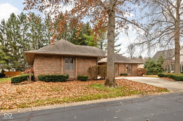 $650,000 | 947 Tamarack Cir N Drive, Indianapolis, IN 46260