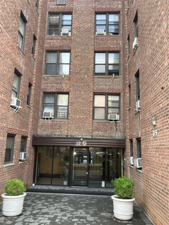 $2,200 | 105-15 66th Avenue, Unit 3F | Forest Hills