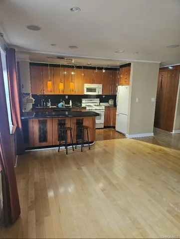 $2,500 | 105-15 66th Avenue, Unit 3F | Forest Hills