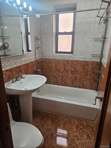 $2,500 | 105-15 66th Avenue, Unit 3F | Forest Hills