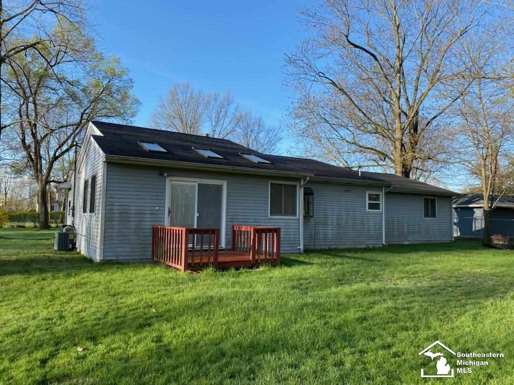 68 West Sub Station Road Temperance, MI 48182 - Photo 2 of 10