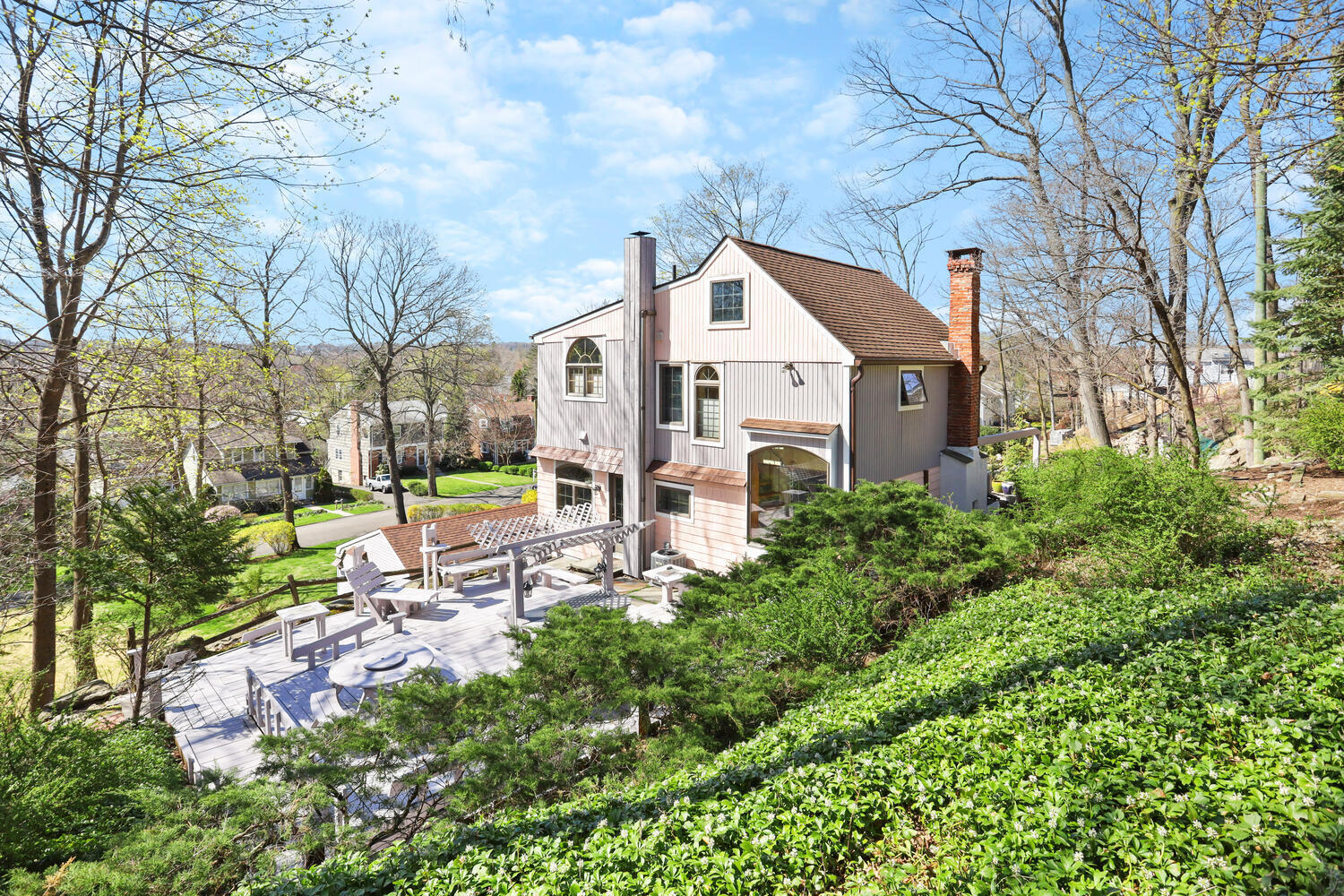 14 Spring Grove Street Darien, CT 06820 - Photo 29 of 41 027-044-030-1500x1000