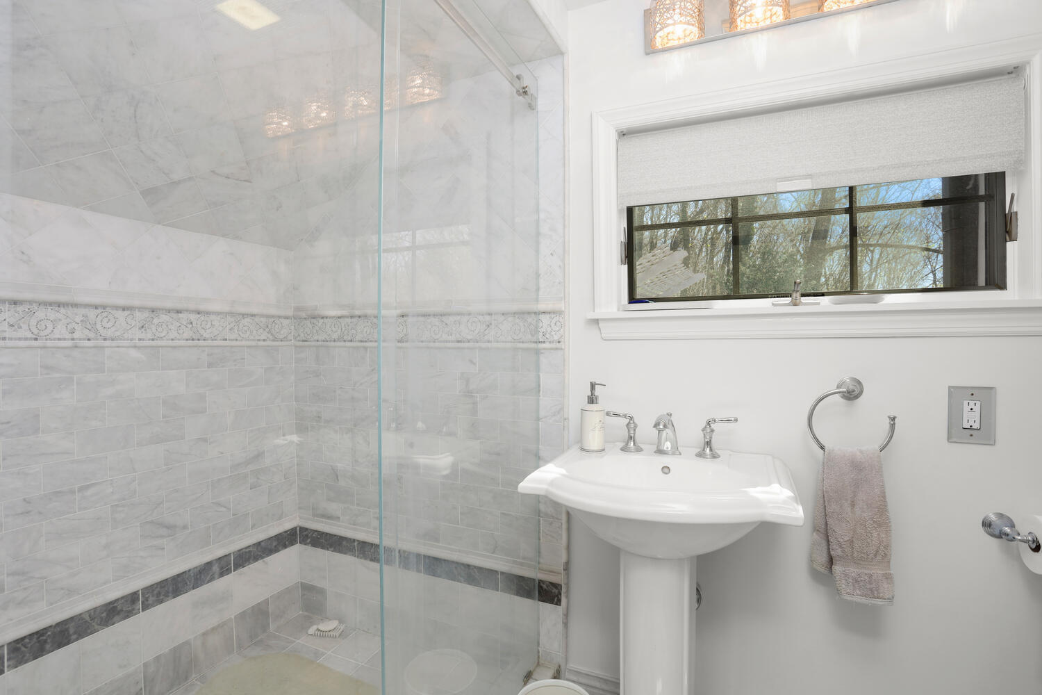 14 Spring Grove Street Darien, CT 06820 - Photo 10 of 41 012-019-011-1500x1000