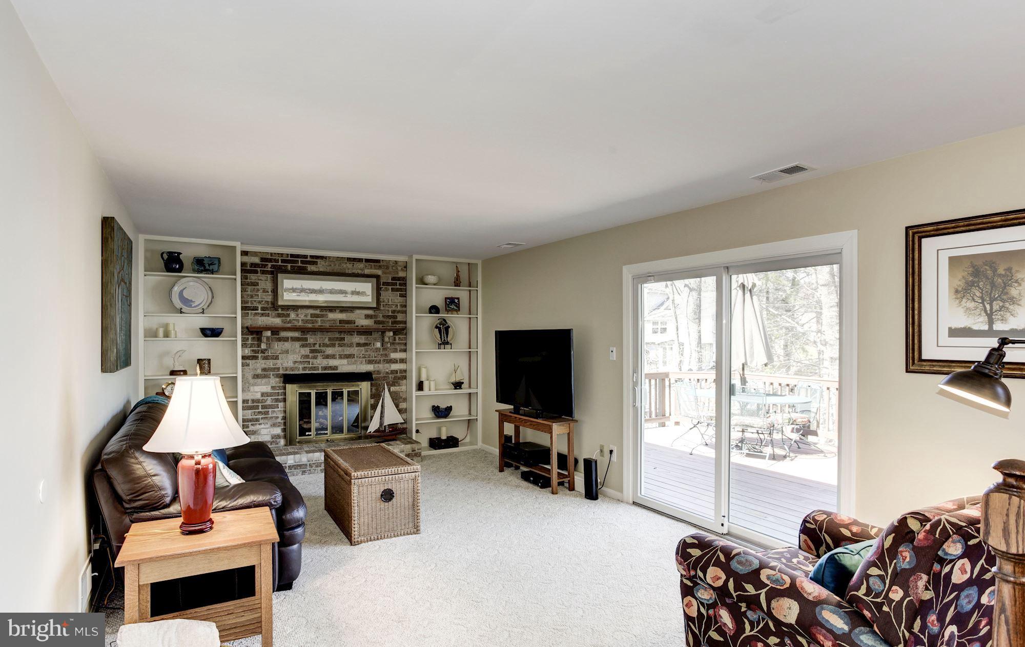 8294 Lindside Way Springfield, VA 22153 - Photo 11 of 30 Family Room