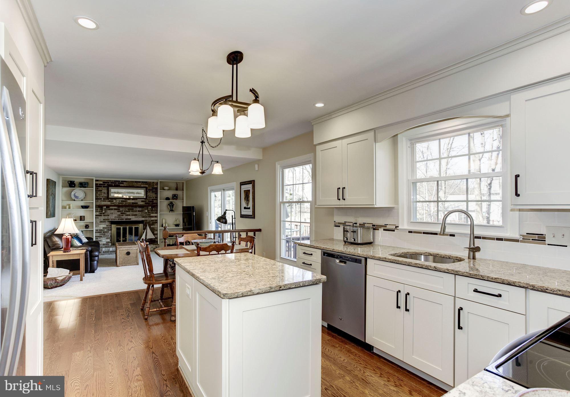 8294 Lindside Way Springfield, VA 22153 - Photo 5 of 30 Kitchen