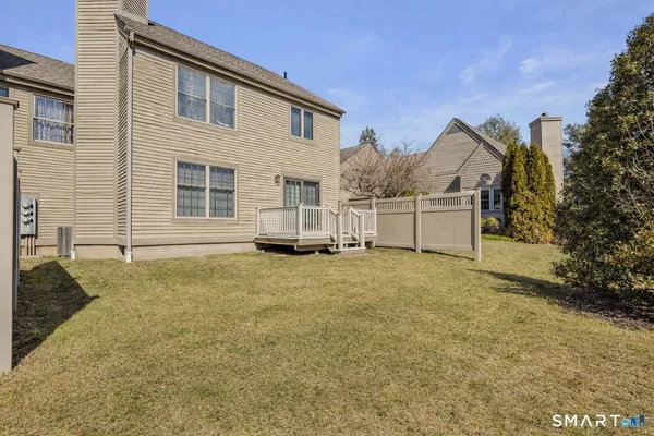 $377,000 | 15 Abel Crossing, Norwich, CT 06360