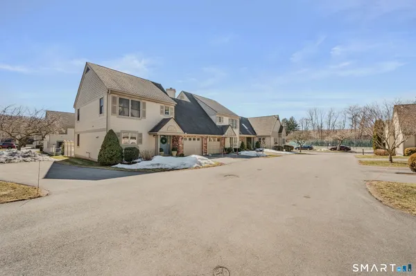 $377,000 | 15 Abel Crossing, Norwich, CT 06360