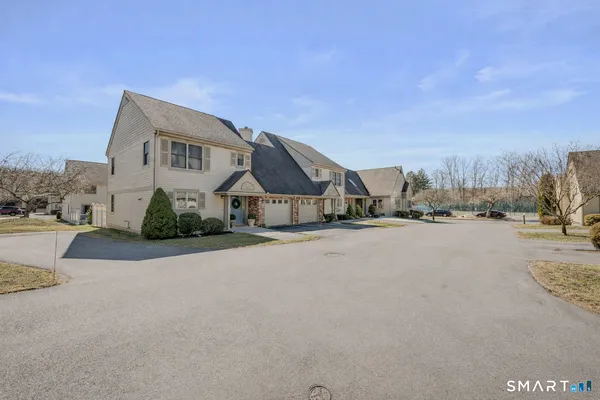 $377,000 | 15 Abel Crossing, Norwich, CT 06360