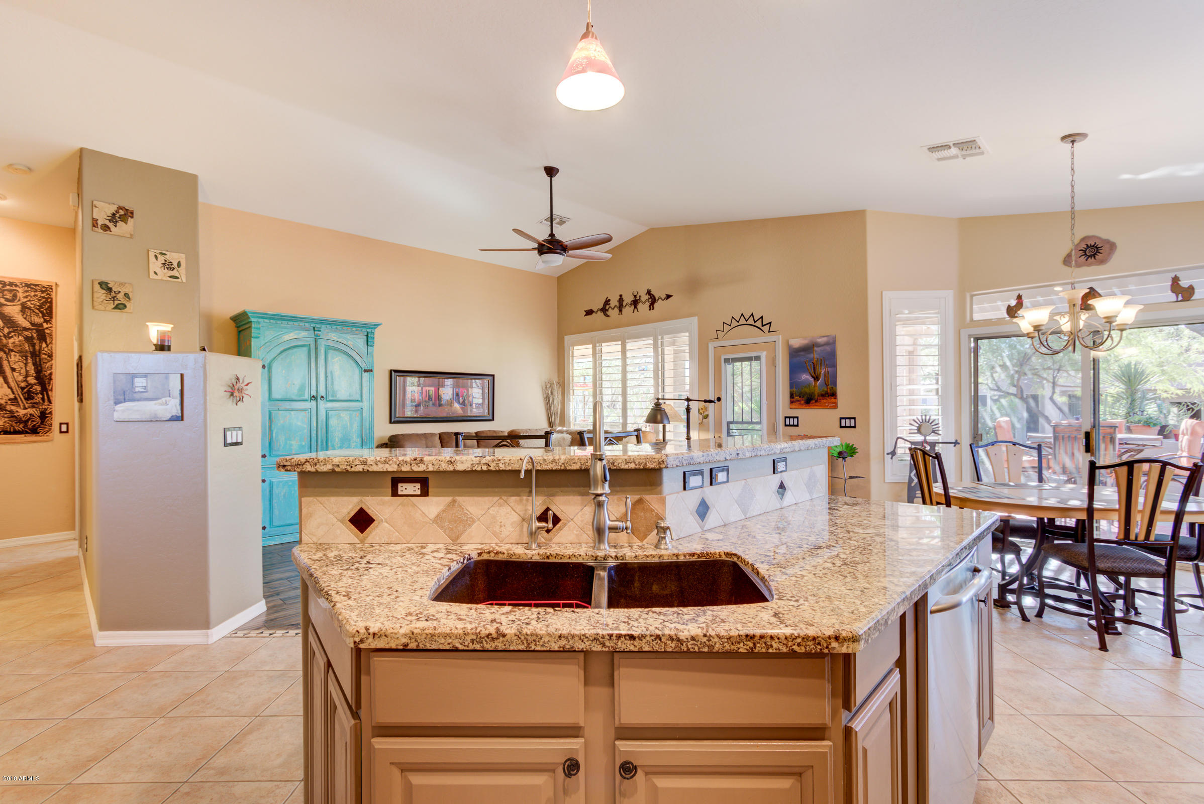 7521 Rugged Ironwood Road Gold Canyon, AZ 85118 - Photo 10 of 32 Large And open!