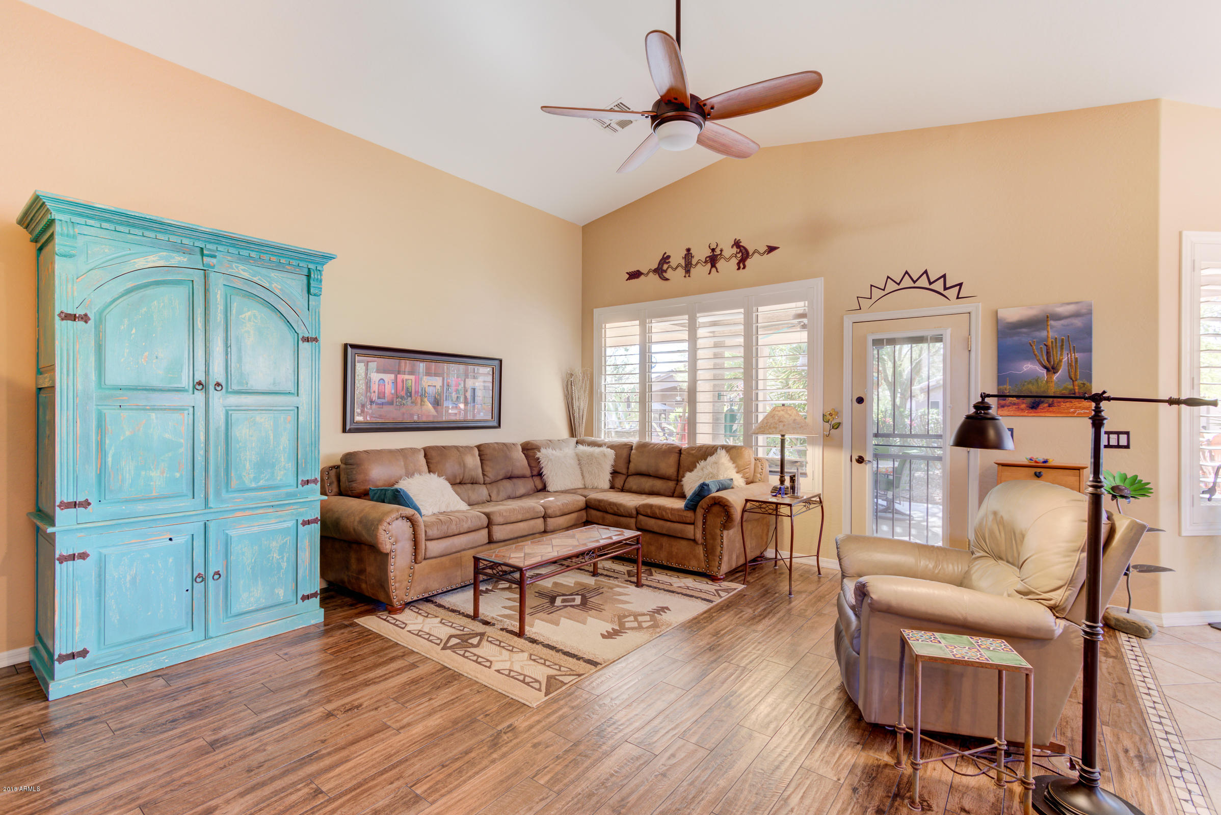 7521 Rugged Ironwood Road Gold Canyon, AZ 85118 - Photo 5 of 32 Vaulted Ceilings