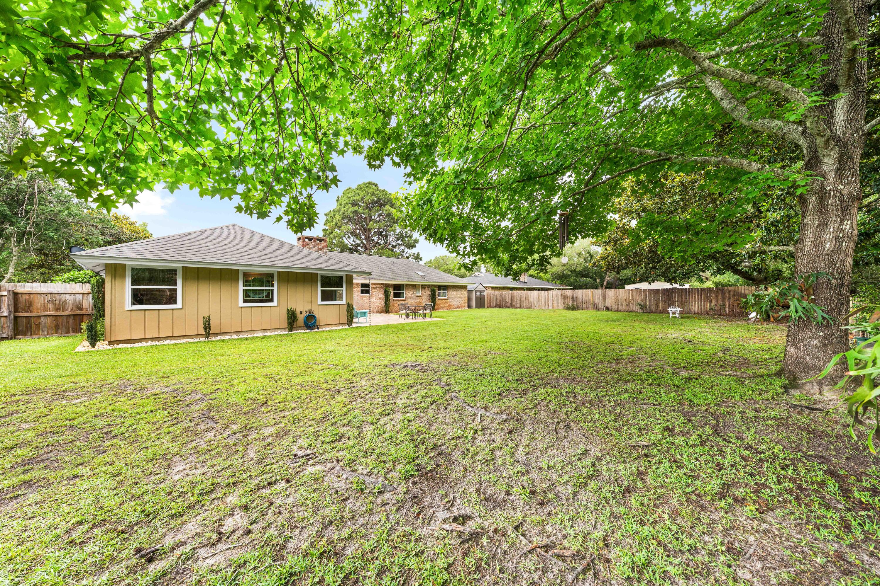 69 Country Club Road Shalimar, FL 32579 - Photo 46 of 53 69 Country Club-51