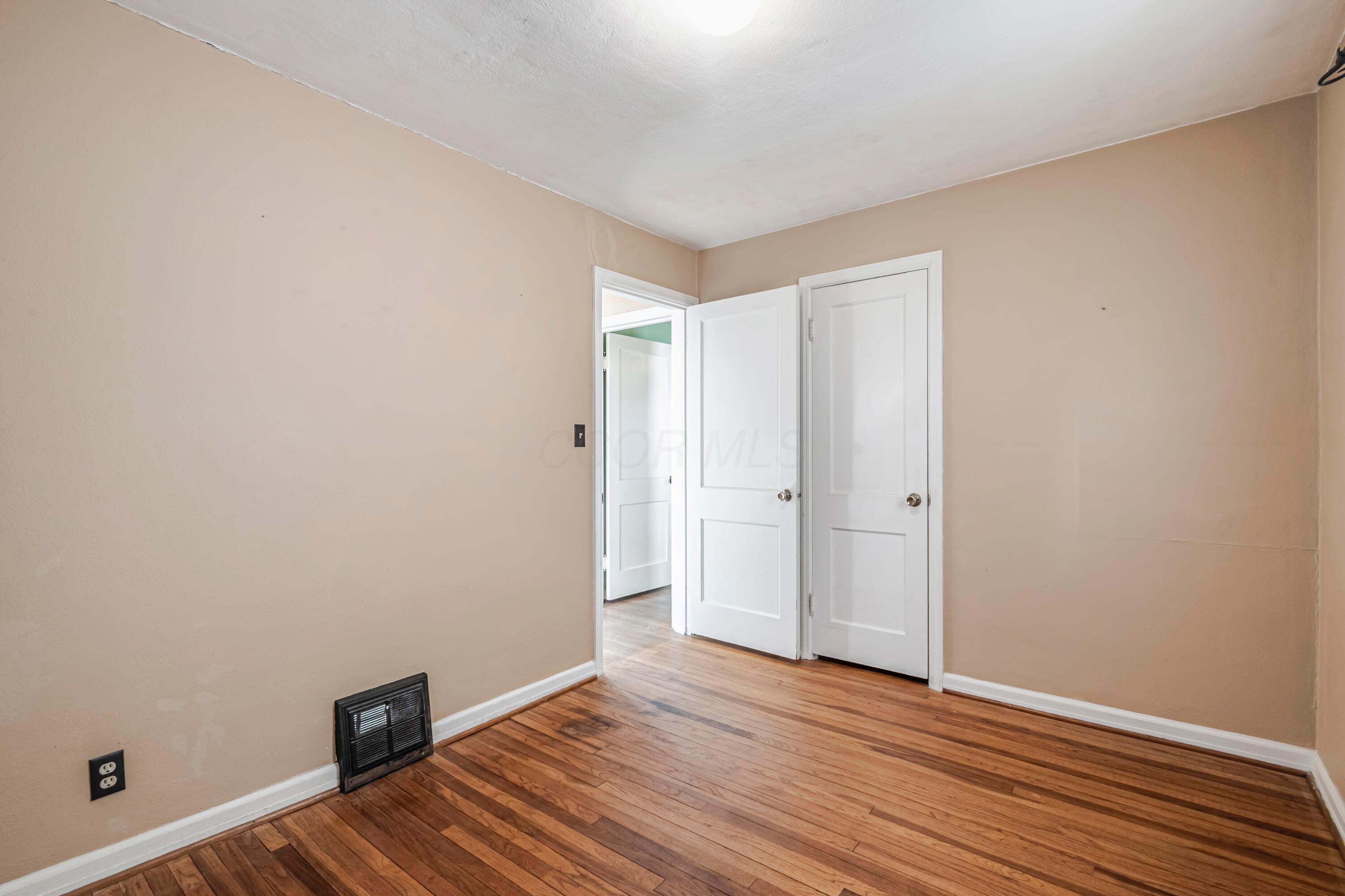 610 Edgemont Road Newark, OH 43055 - Photo 12 of 34 F8_610_Edgemont_016
