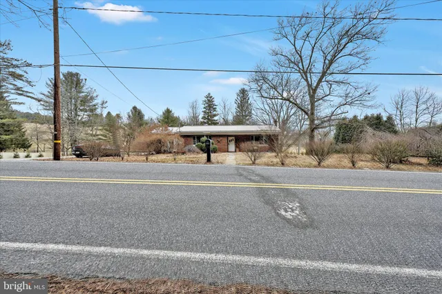 $399,999 | 2639 Panther Valley Road, Pottsville, PA 17901