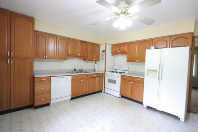 5240 Pine Bluff Road Morris, IL 60450 - Photo 2 of 22
