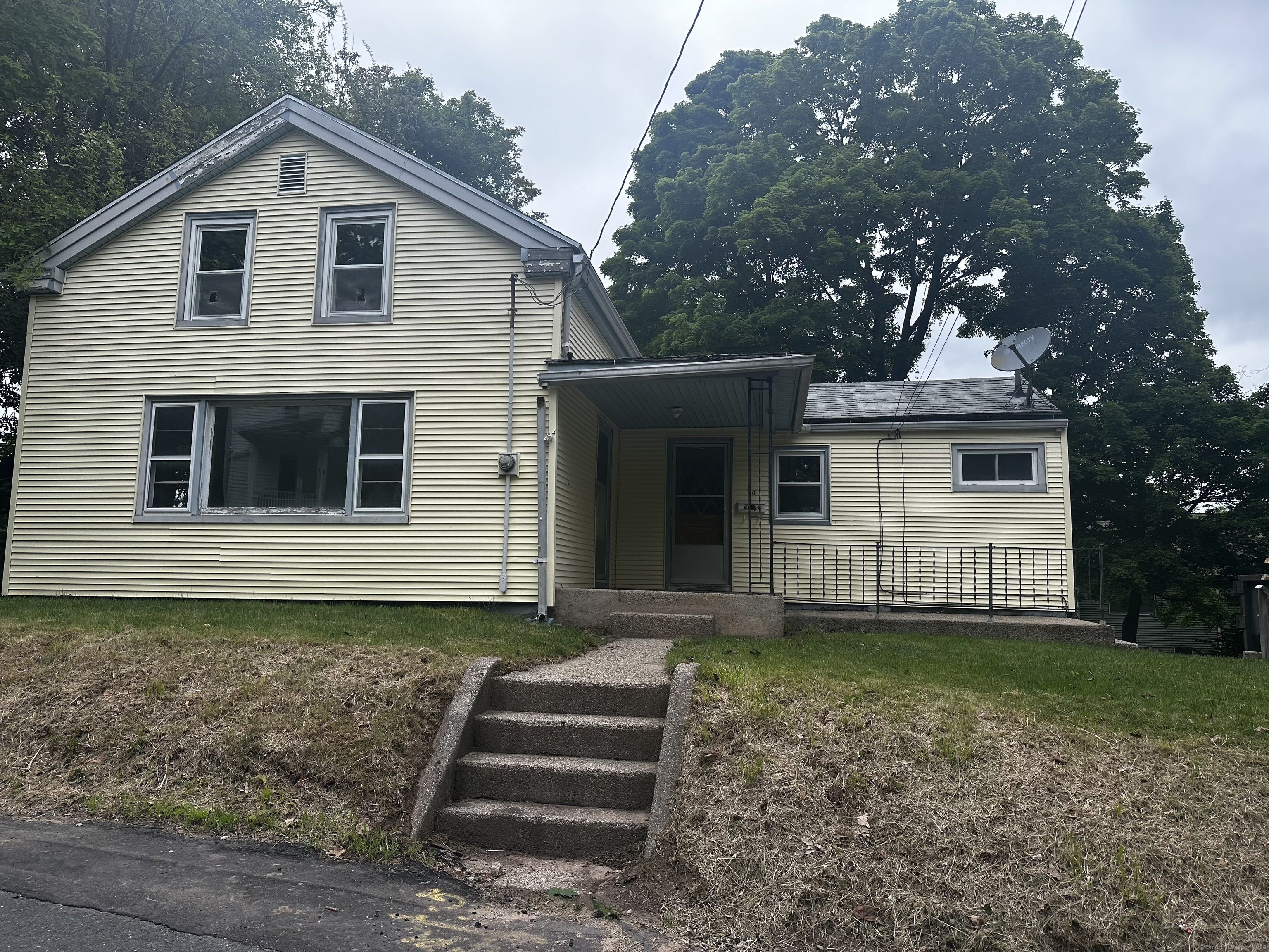 20 Russ Lane Bristol, CT 06010 - Photo 1 of 1